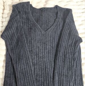 Barefoot Dreams Ribbed V-Neck Sweater in Charcoal